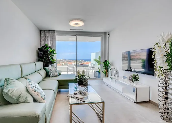 Luxury Apartment. Heated Pool. Ac. Ocean View! אדחה