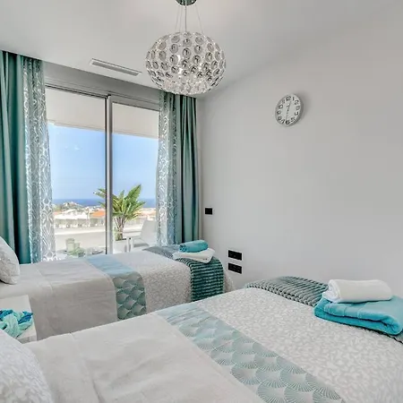 아파트 Luxury Apartment. Heated Pool. Ac. Ocean View!